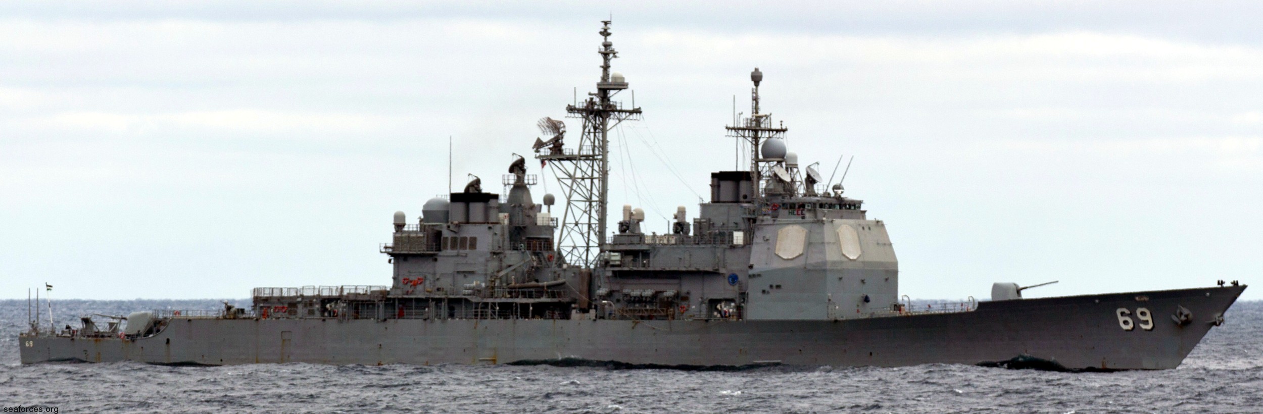 cg-69 uss vicksburg ticonderoga class guided missile cruiser us navy 14