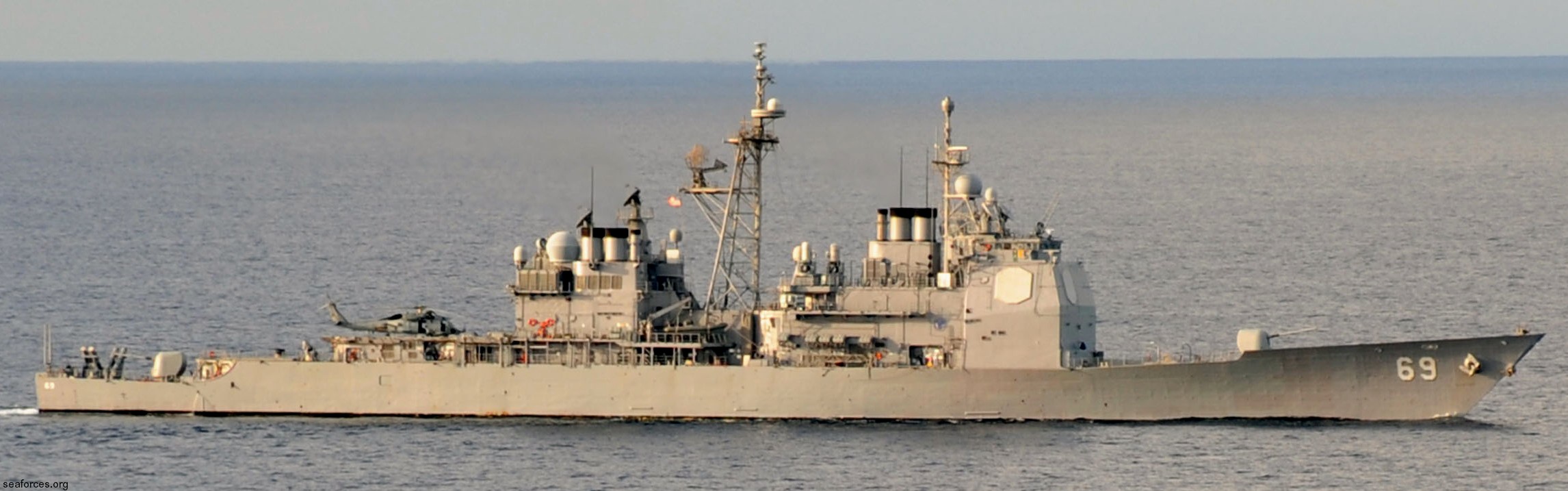 cg-69 uss vicksburg ticonderoga class guided missile cruiser us navy 27