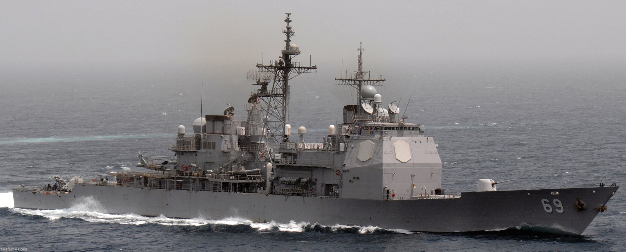 cg-69 uss vicksburg ticonderoga class guided missile cruiser us navy 31