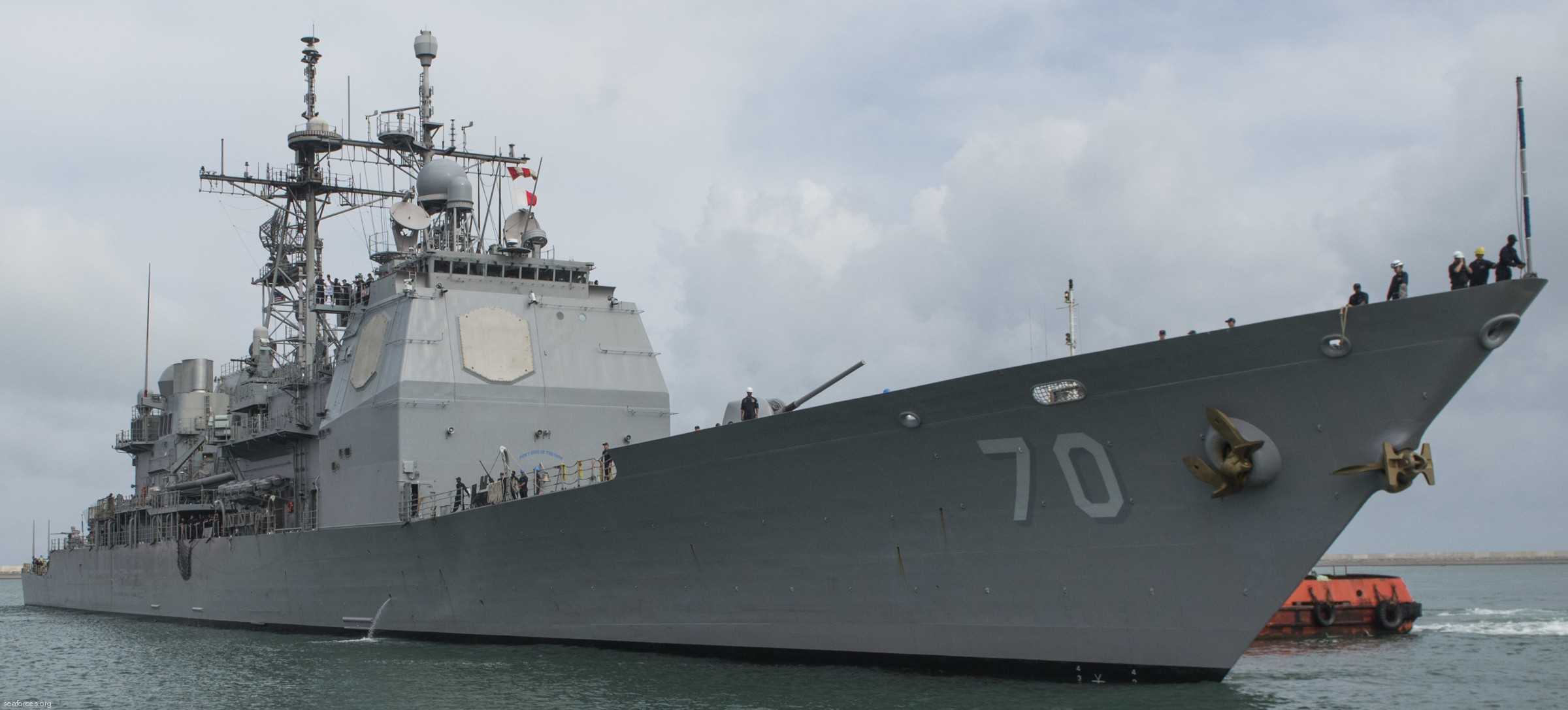 cg-70 uss lake erie ticonderoga class guided missile cruiser navy 98 colombo sri lanka