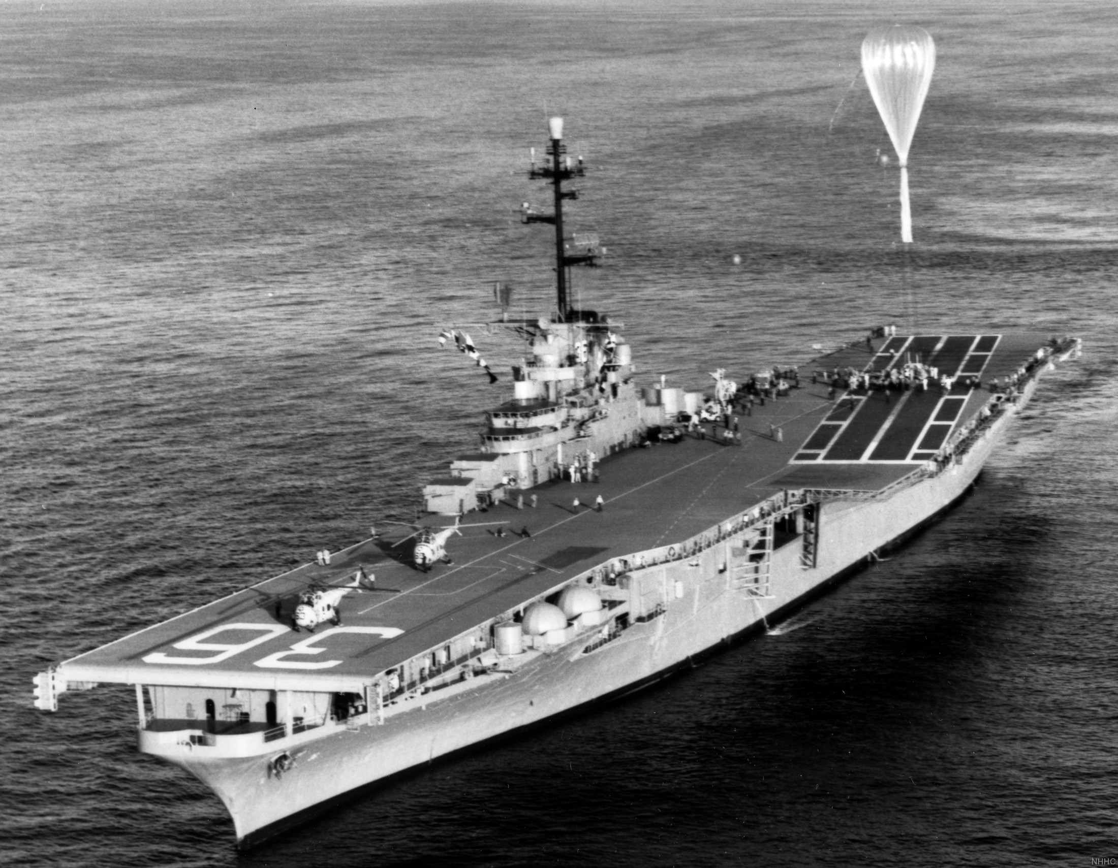 cvs-36 uss antietam essex class anti submarine aircraft carrier navy 28 project strato lab balloon 1961