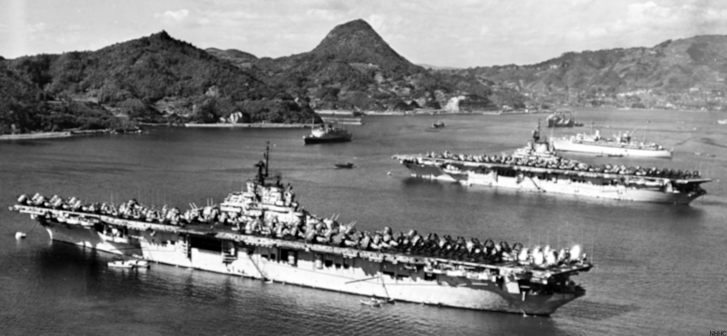 cv-45 uss valley forge essex class aircraft carrier us navy 03 sasebo japan korean war