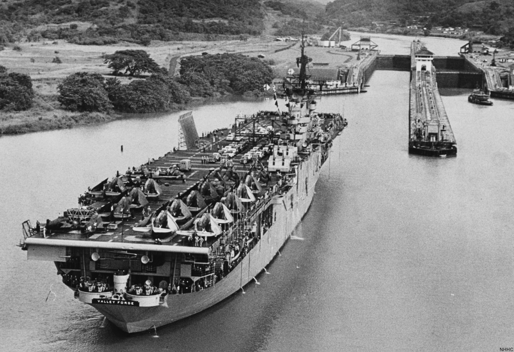 cva-45 uss valley forge essex class aircraft carrier us navy 30 miraflores locks panama canal