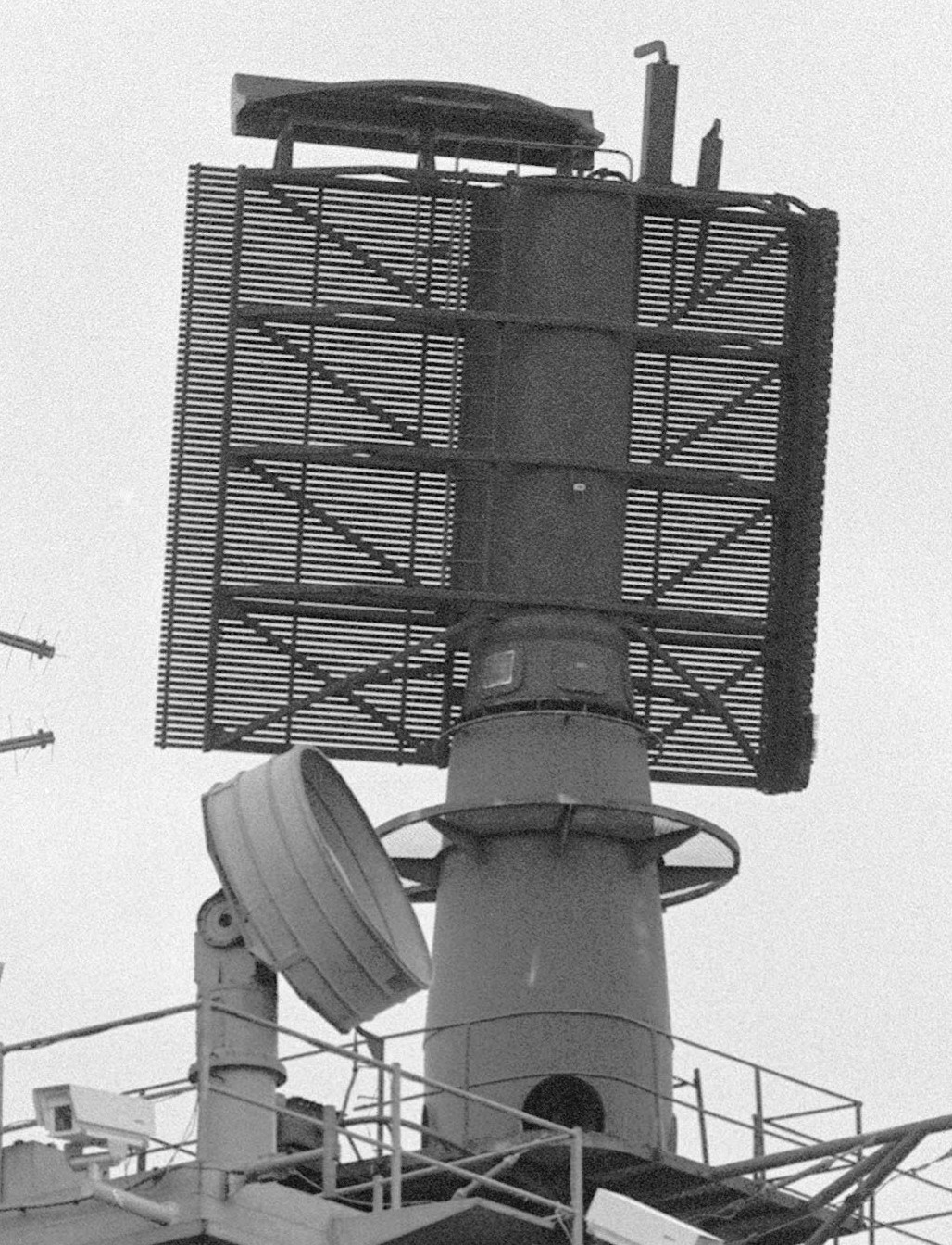 cv-66 uss america kitty hawk class aircraft carrier us navy sps-48 radar 80