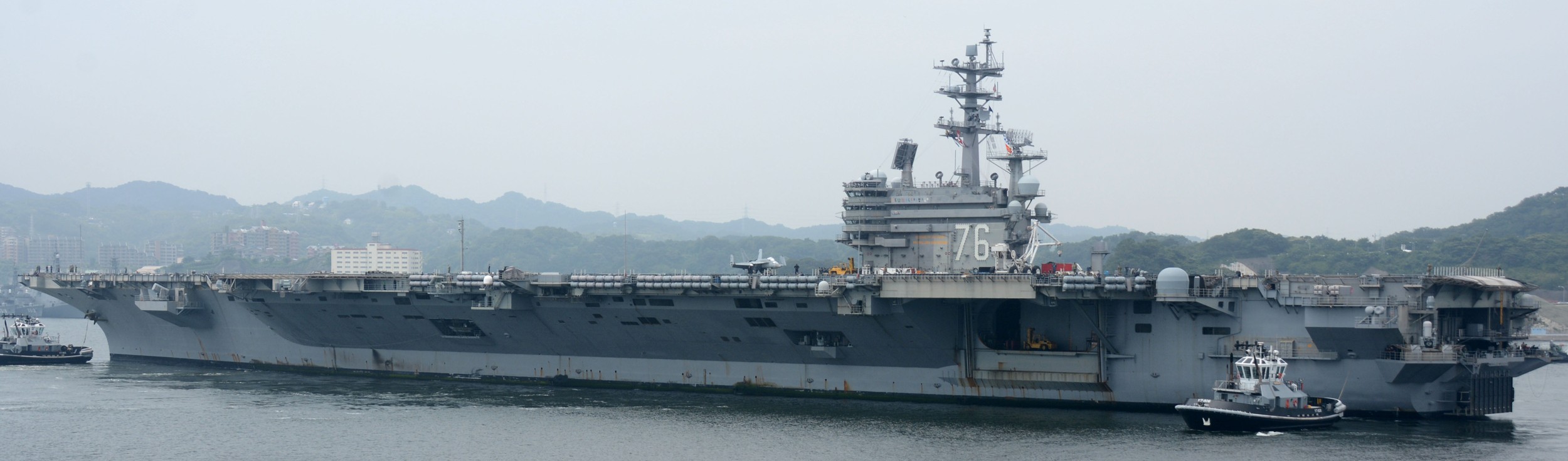 cvn-76 uss ronald reagan nimitz class aircraft carrier return yokosuka 115
