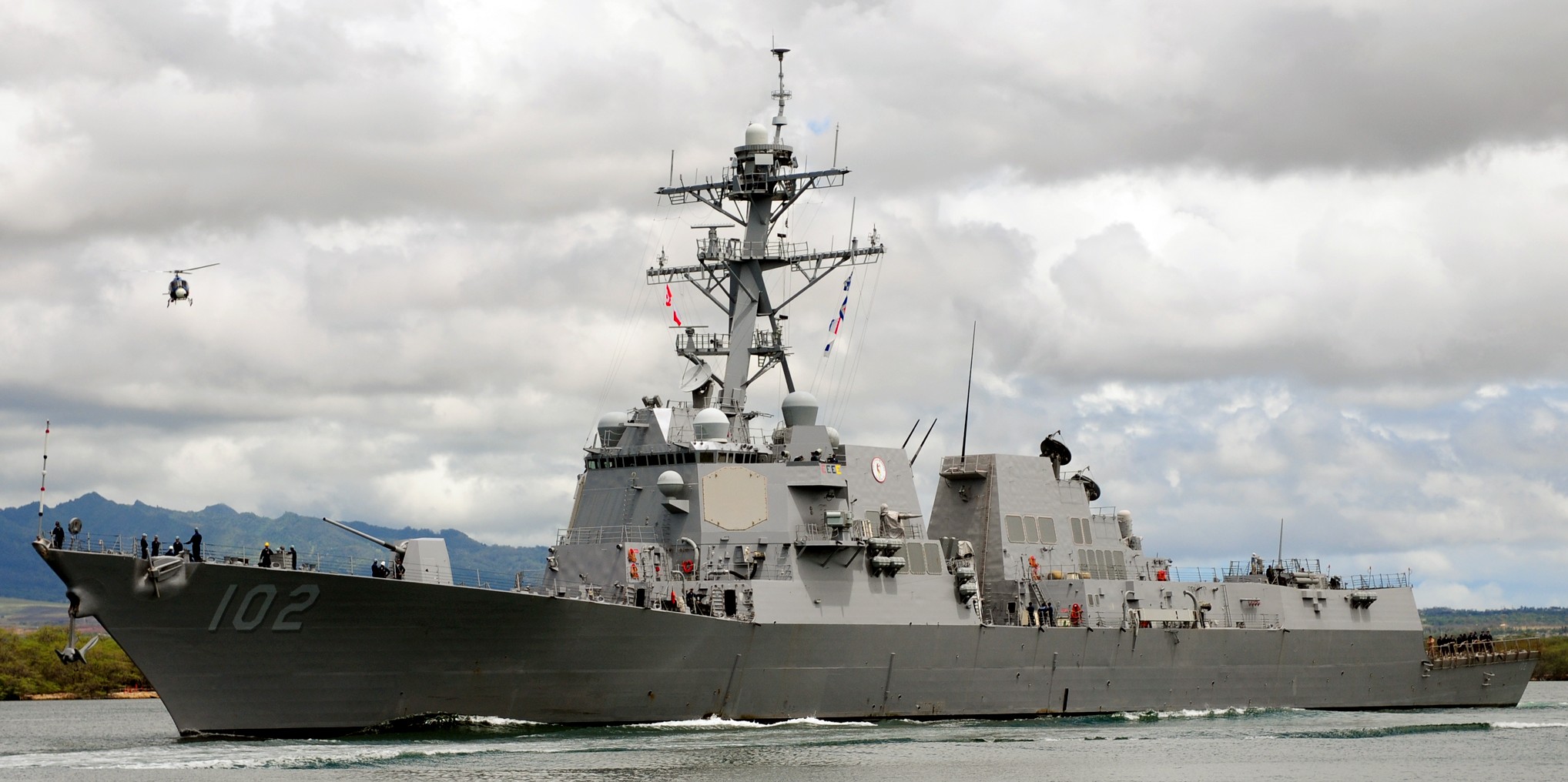 ddg-102 uss sampson arleigh burke class guided missile destroyer aegis us navy pearl harbor hawaii 32