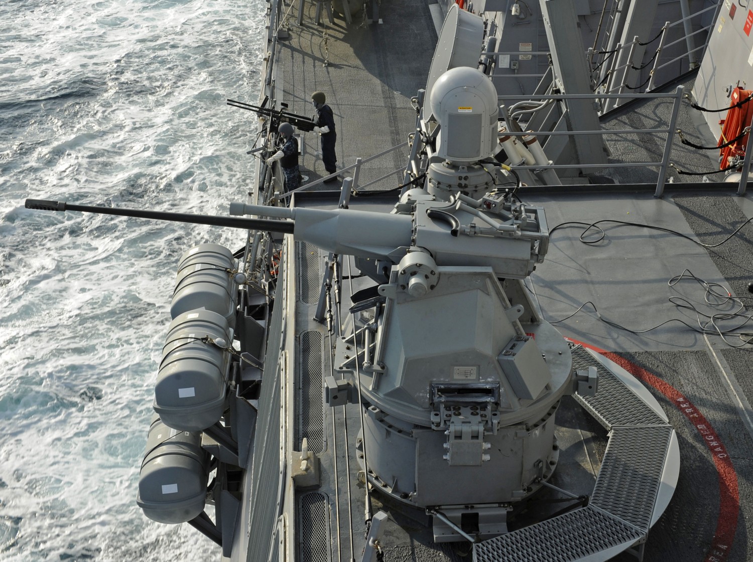 ddg-110 uss dewey arleigh burke class guided missile destroyer aegis us navy mk.38 machine gun system mgs 36