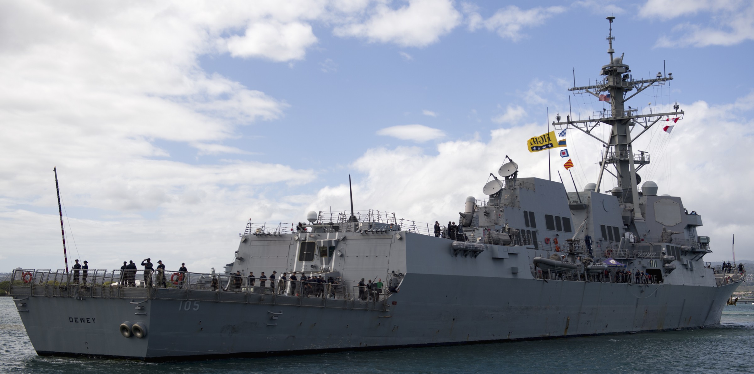 ddg-110 uss dewey arleigh burke class guided missile destroyer aegis us navy pearl harbor hickam hawaii 70