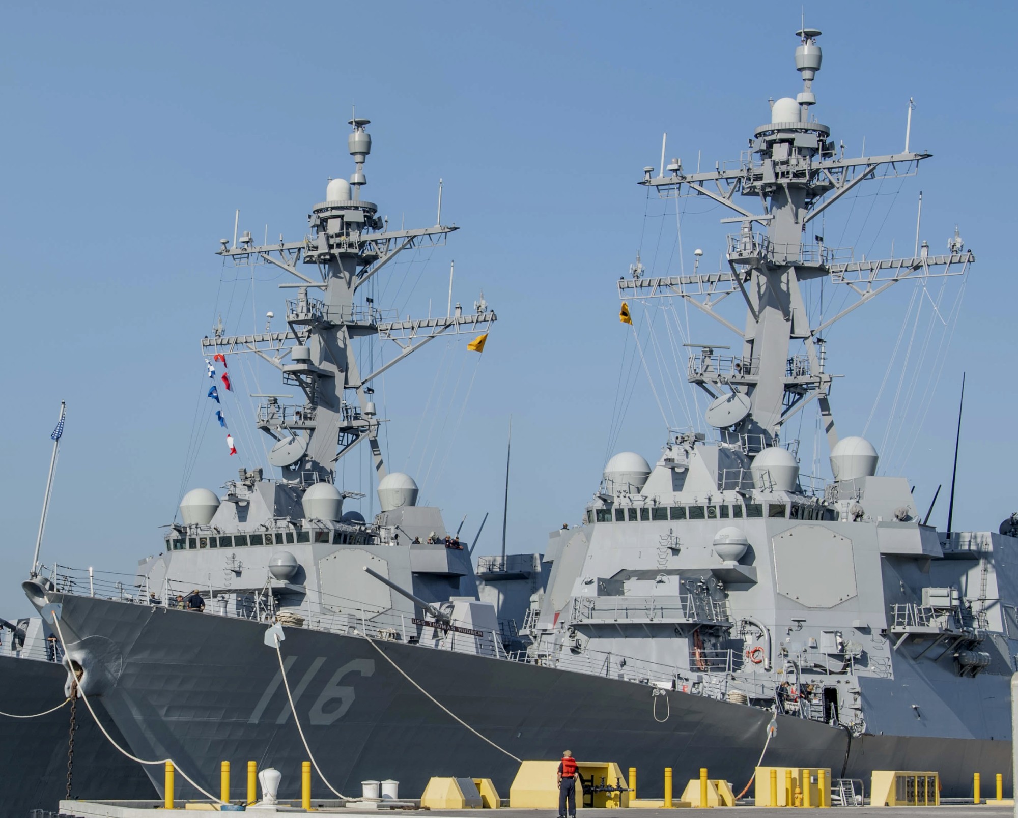 ddg-116 uss thomas hudner arleigh burke class guided missile destroyer us navy aegis 31 naval station mayport florida