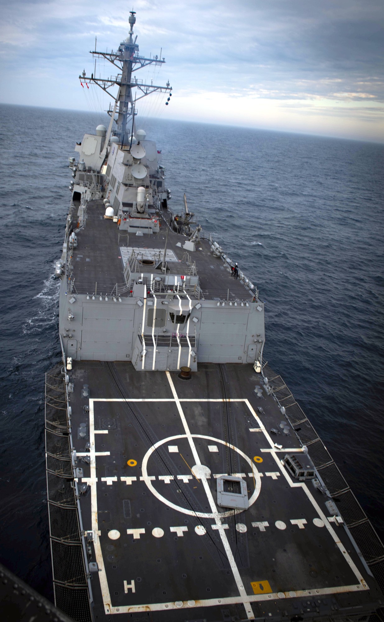 ddg-116 uss thomas hudner arleigh burke class guided missile destroyer us navy aegis 32 labrador sea