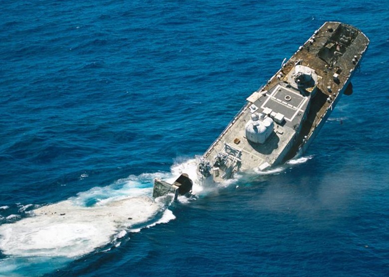 DDG-14 USS Buchanan RIMPAC 2000 sinkex