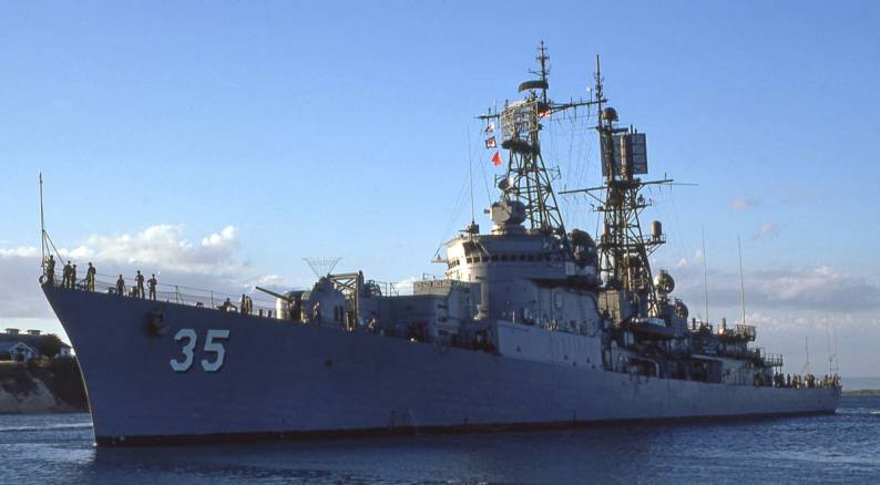 DDG-35 USS Mitscher entering Guantanamo Bay, Cuba