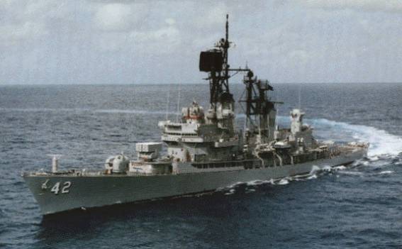 DDG-42 USS Mahan - Farragut class guided missile destroyer