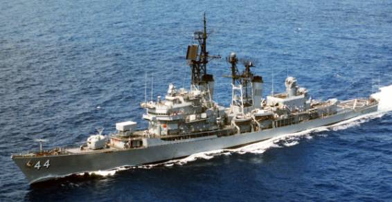DDG-44 USS William V. Pratt - Farragut Coontz class guided missile destroyer leader