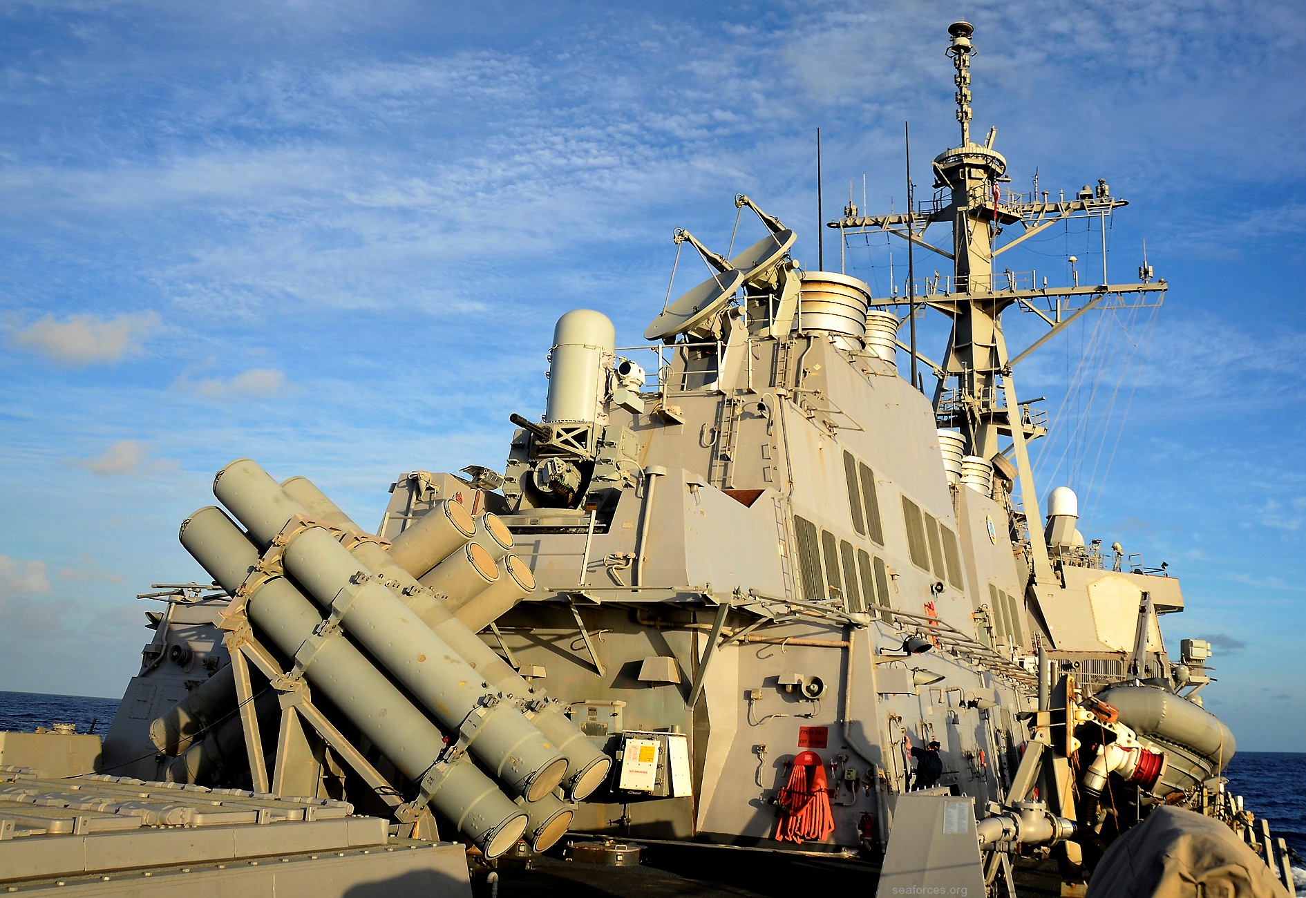 ddg-60 uss paul hamilton guided missile destroyer us navy 15 mk-141 launcher rgm-84 harpoon ssm
