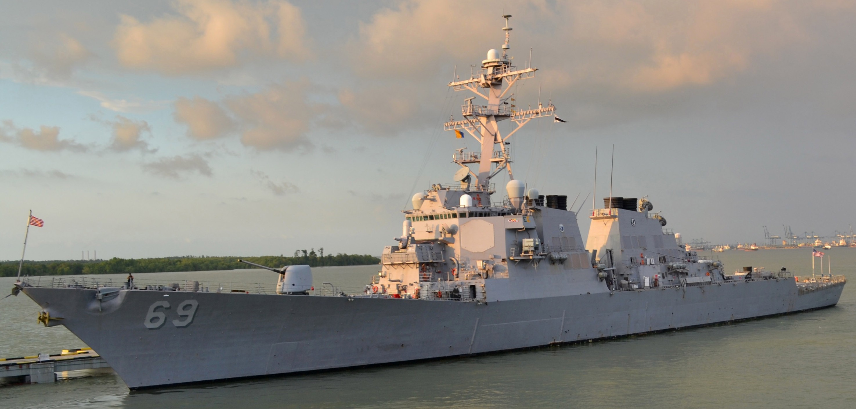 ddg-69 uss milius guided missile destroyer arleigh burke class aegis bmd 23 port klang malaysia