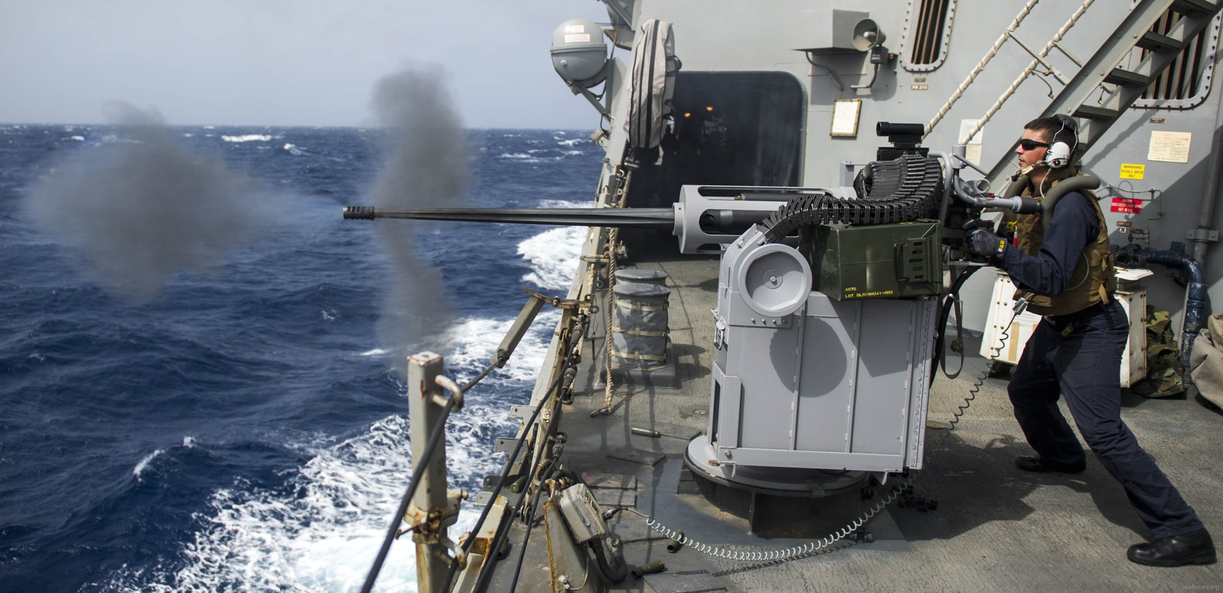 ddg-80 uss roosevelt guided missile destroyer arleigh burke class us navy 41 mark 38 25mm machine gun system