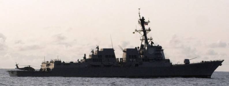 USS Mustin DDG-89 off Okinawa