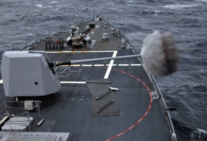 USS Mustin DDG-89 fires her Mk-45 Mod.4 5-inch 62-caliber gun