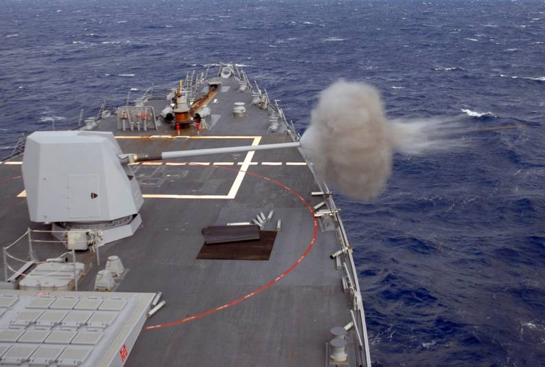 DDG-89 USS Mustin fires her Mk-45 Mod.4 5"/62 caliber gun