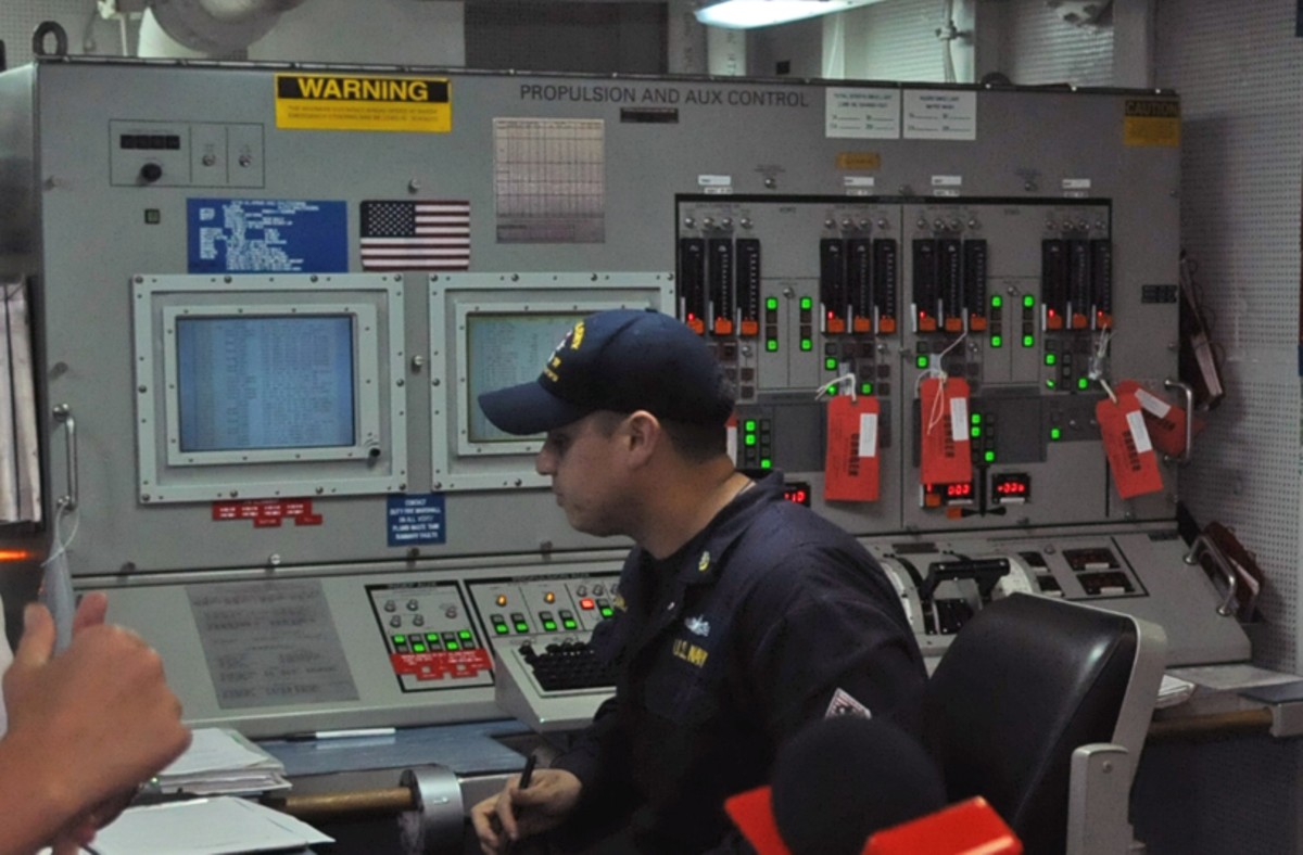ddg-97 uss halsey arleigh burke class guided missile destroyer propulsion control 16