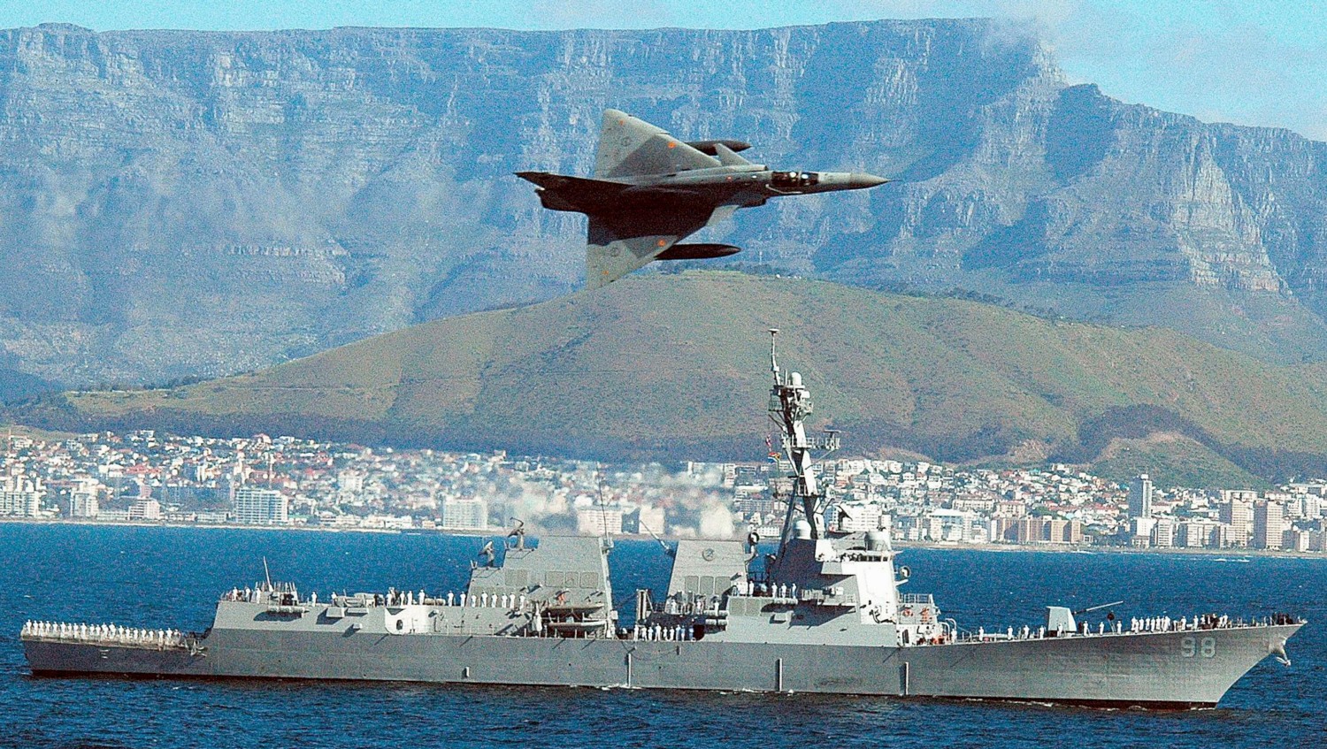ddg-98 uss forrest sherman arleigh burke class guided missile destroyer aegis us navy cape town south africa 12