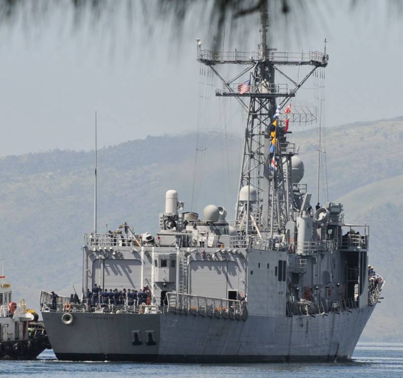 FFG-37 USS Crommelin subic bay philippines 2010
