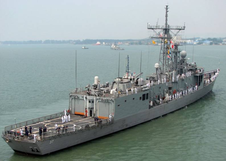 FFG-37 USS Crommelin muara brunei 2009