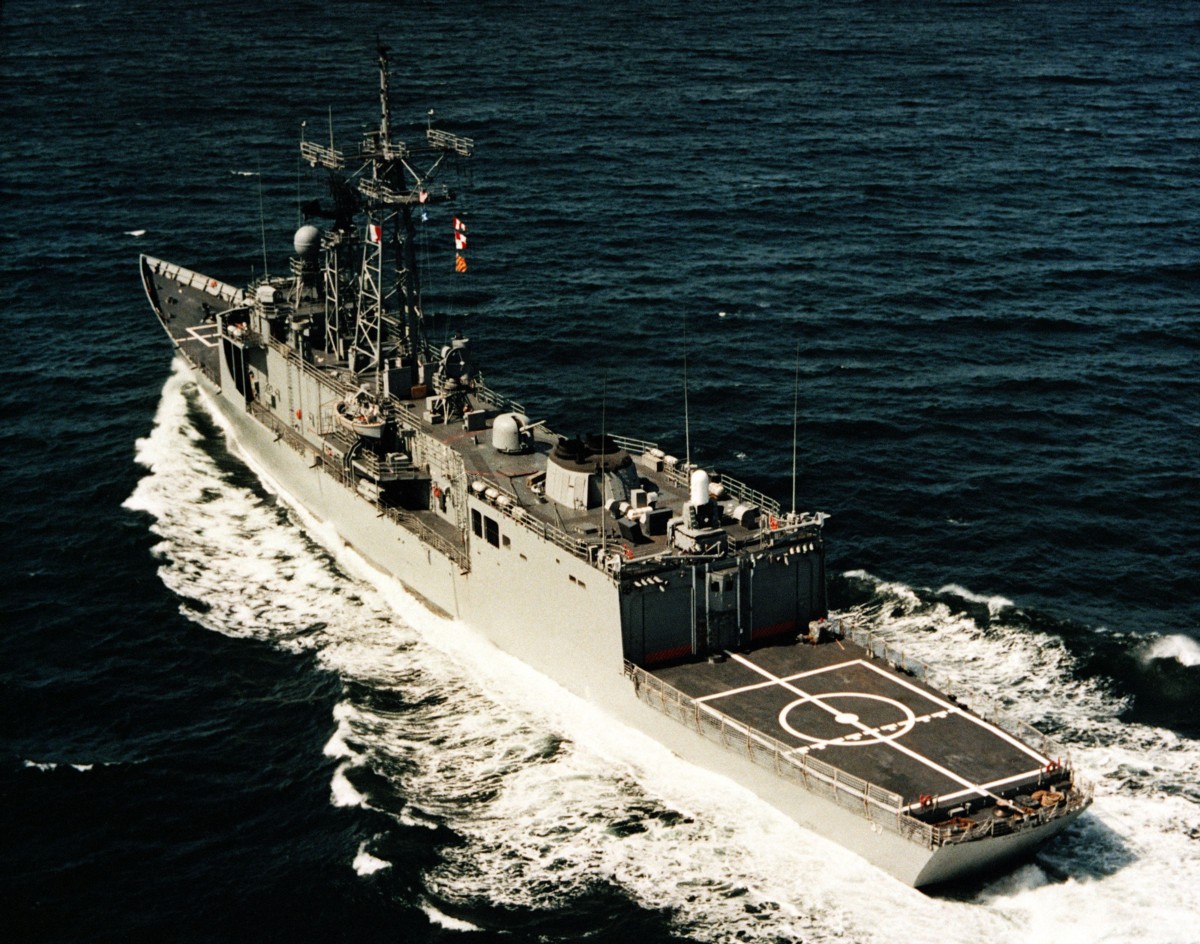 FFG-37 USS Crommelin patch crest insignia