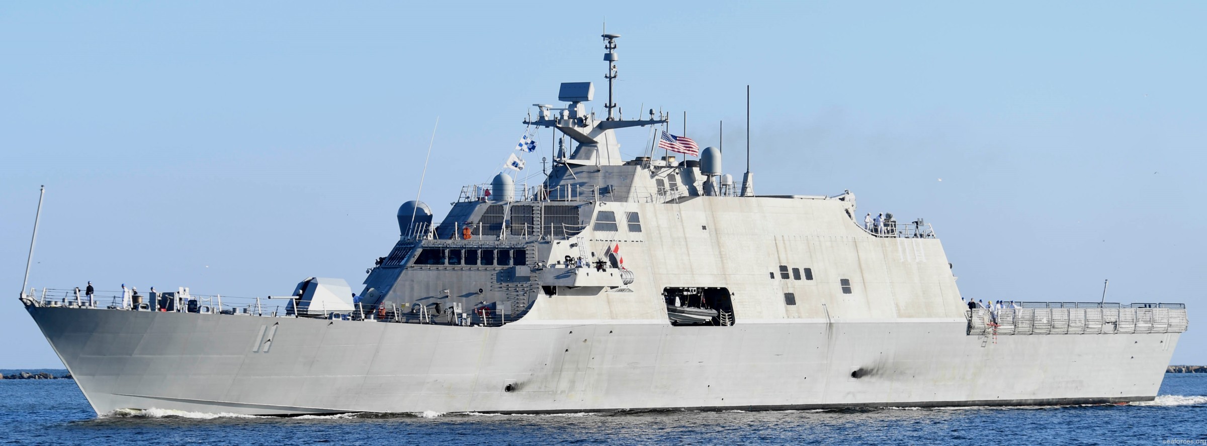 lcs-11 uss sioux city freedom class littoral combat ship 14 homeport mayport florida