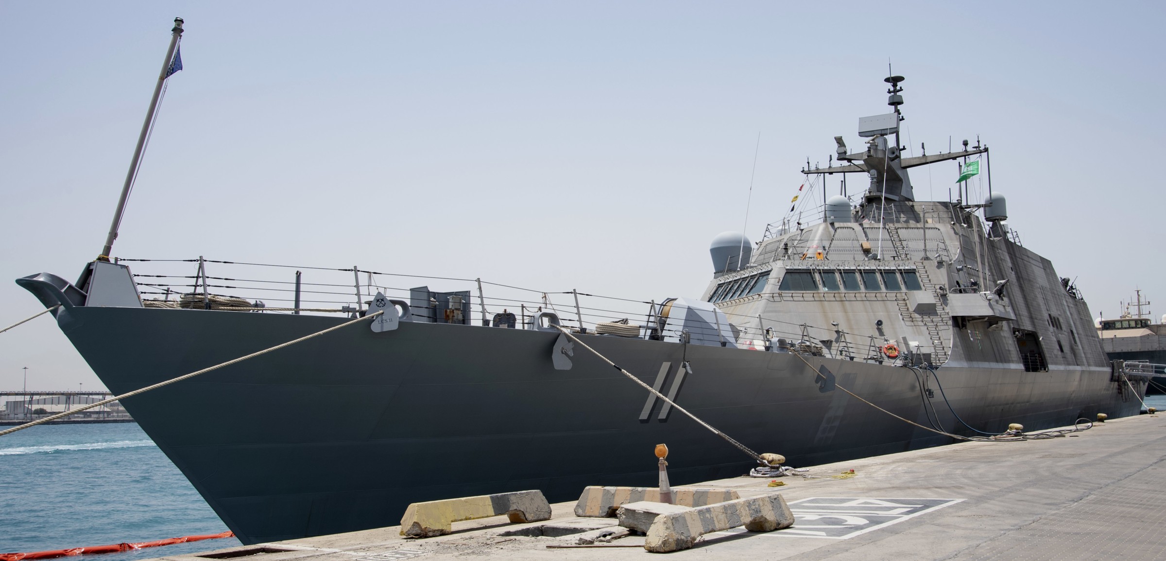 lcs-11 uss sioux city freedom class littoral combat ship us navy jeddah port saudi arabia 92