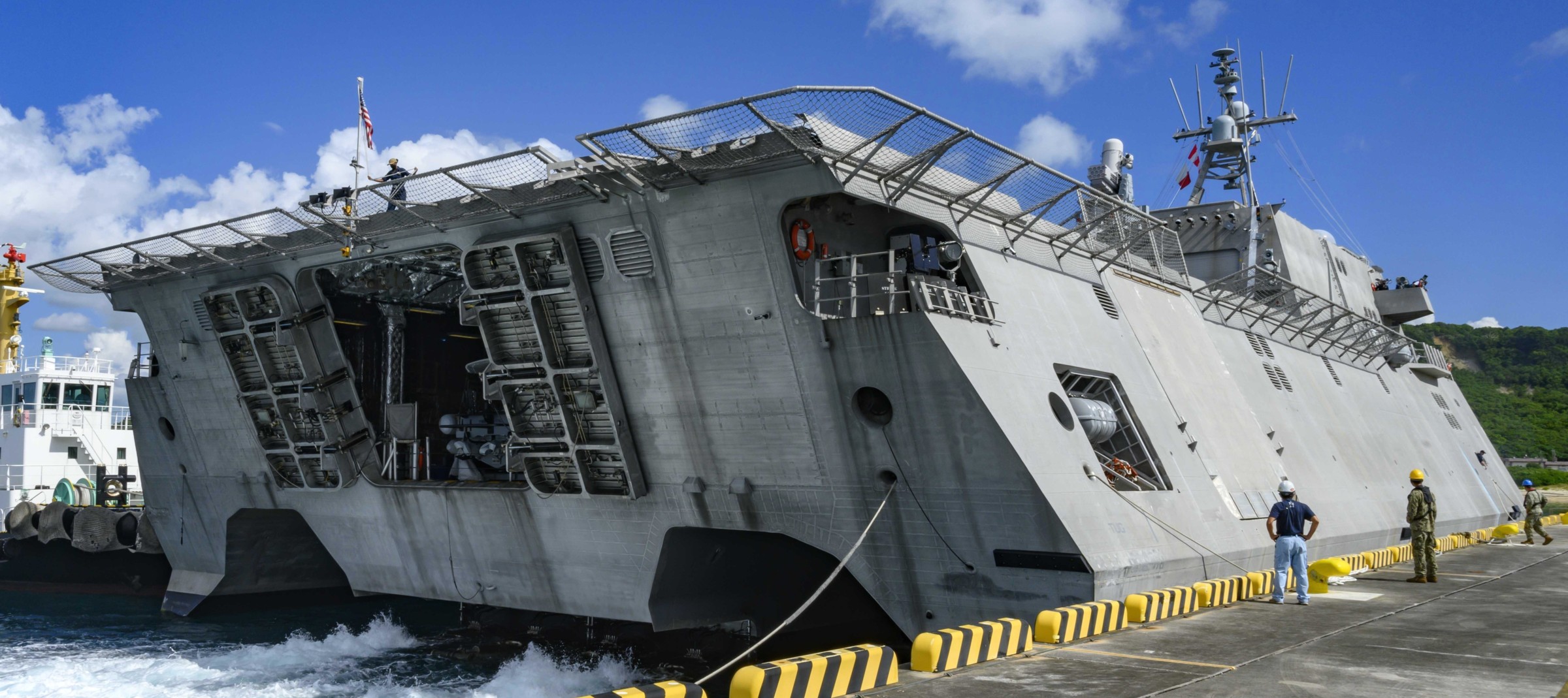 lcs-16 uss tulsa independence class littoral combat ship us navy white beach naval base okinawa japan 39