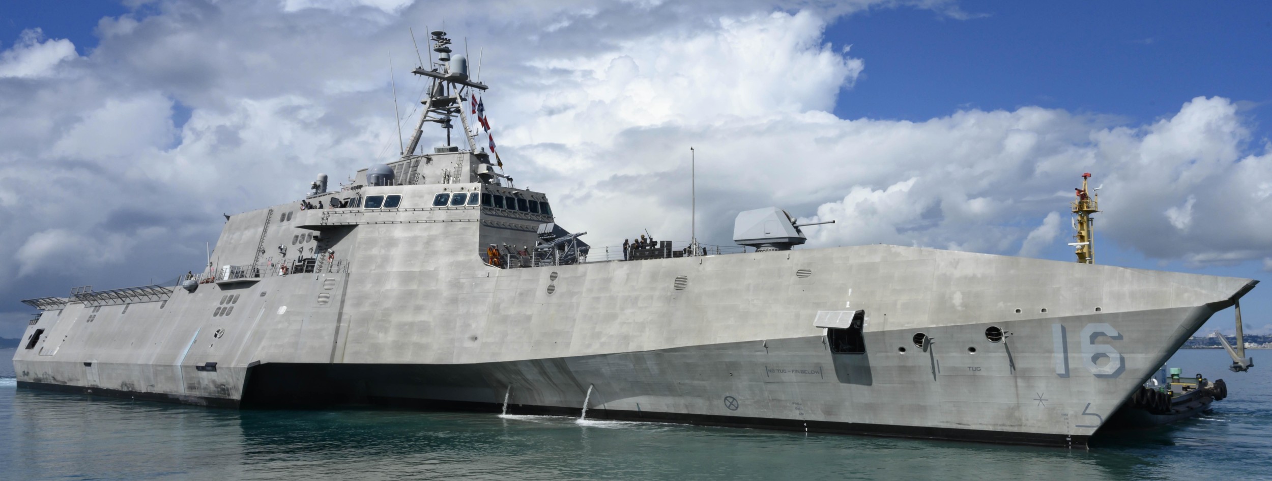 lcs-16 uss tulsa independence class littoral combat ship us navy white beach naval facility okinawa 40
