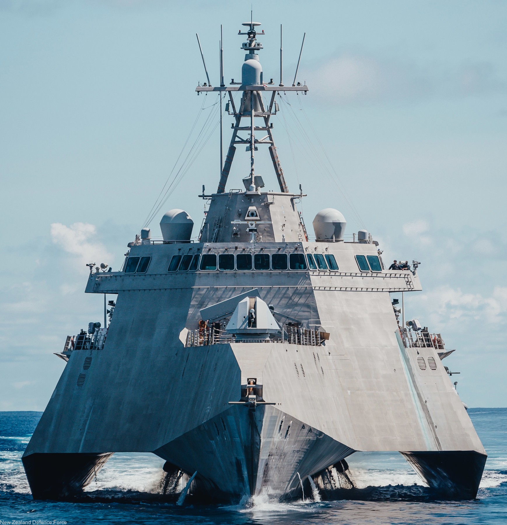 lcs-18 uss charleston independence class littoral combat ship us navy 40