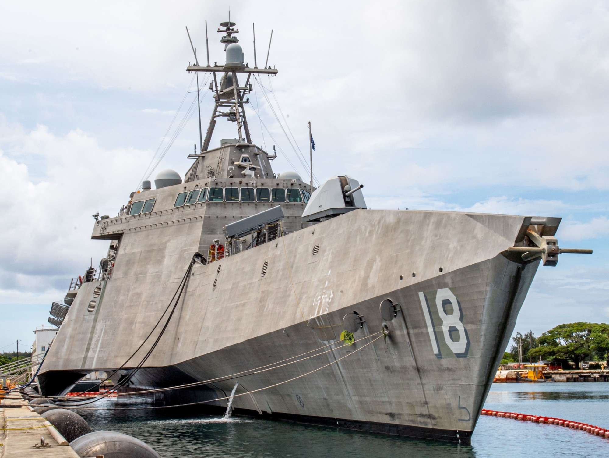 lcs-18 uss charleston independence class littoral combat ship us navy apra harbor guam 49
