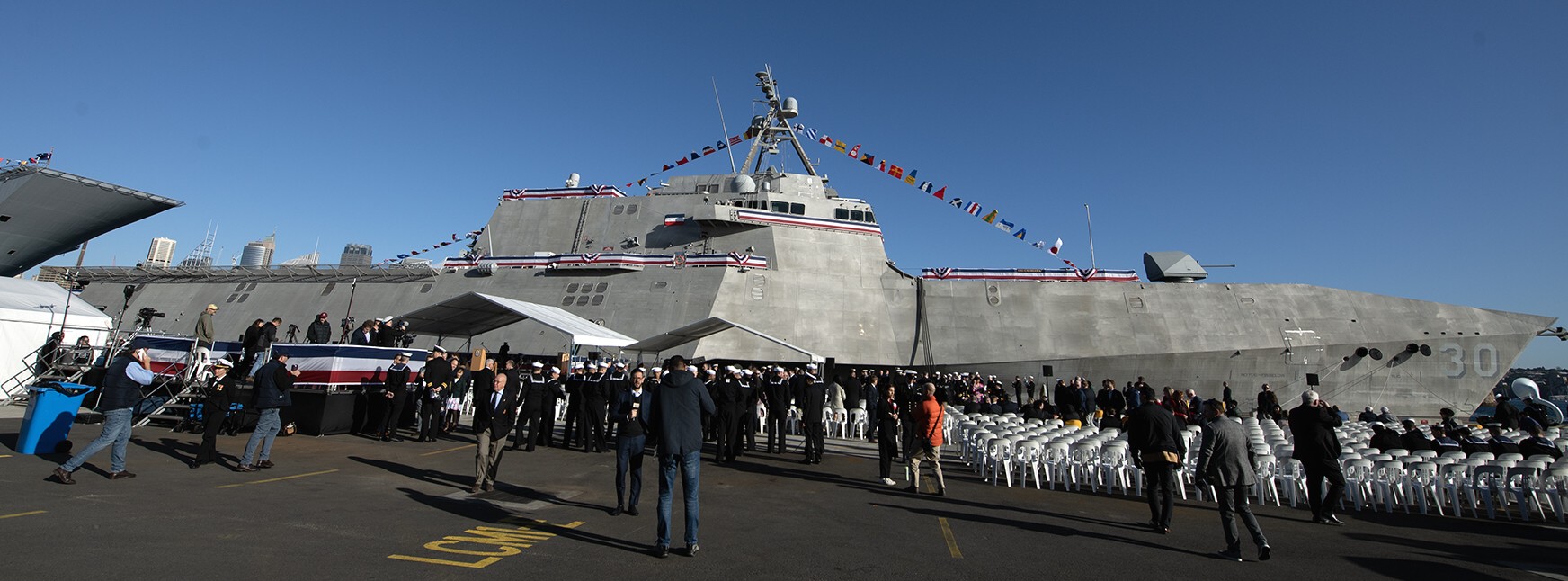 lcs-30 uss canberra littoral combat ship independence class us navy commissioning ceremony sydney australia 14