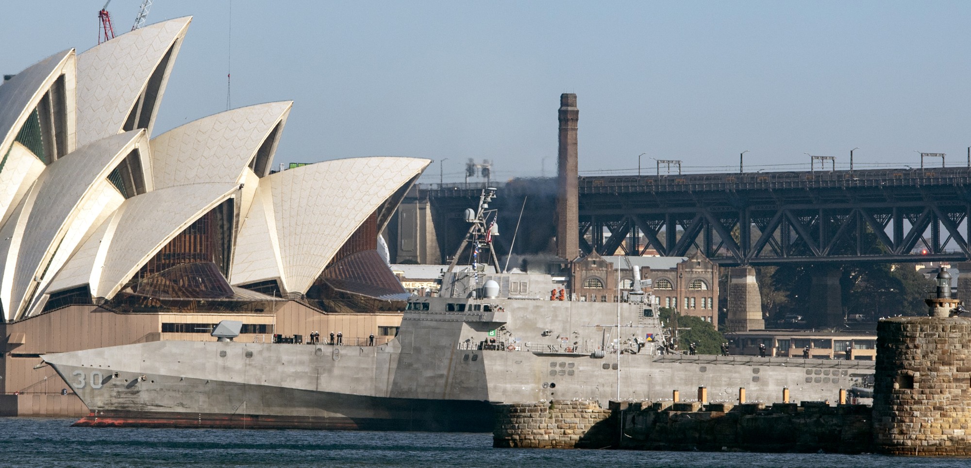 lcs-30 uss canberra littoral combat ship independence class us navy sydney harbor 18