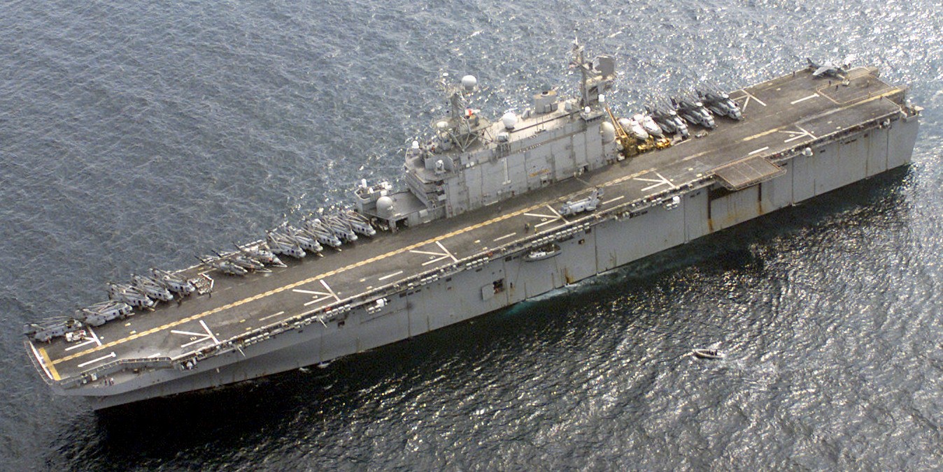 lha-1 uss tarawa amphibious assault ship us navy 13th meu soc marines hmm-161 rein operation determined response yemen 05