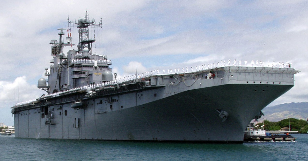 lha-1 uss tarawa amphibious assault ship us navy naval base pearl harbor hawaii 22