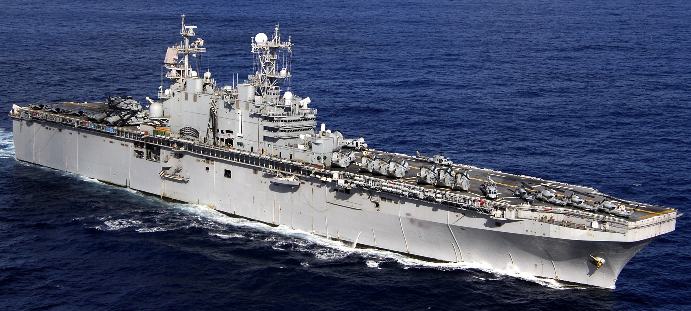 lha-1 uss tarawa amphibious assault ship us navy 11th meu soc marines hmm-166 38