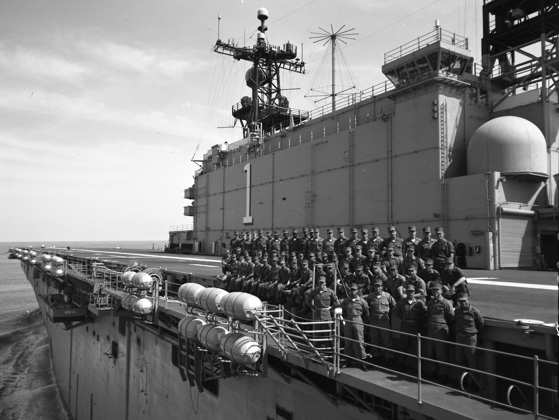 lha-1 uss tarawa amphibious assault ship us navy 57