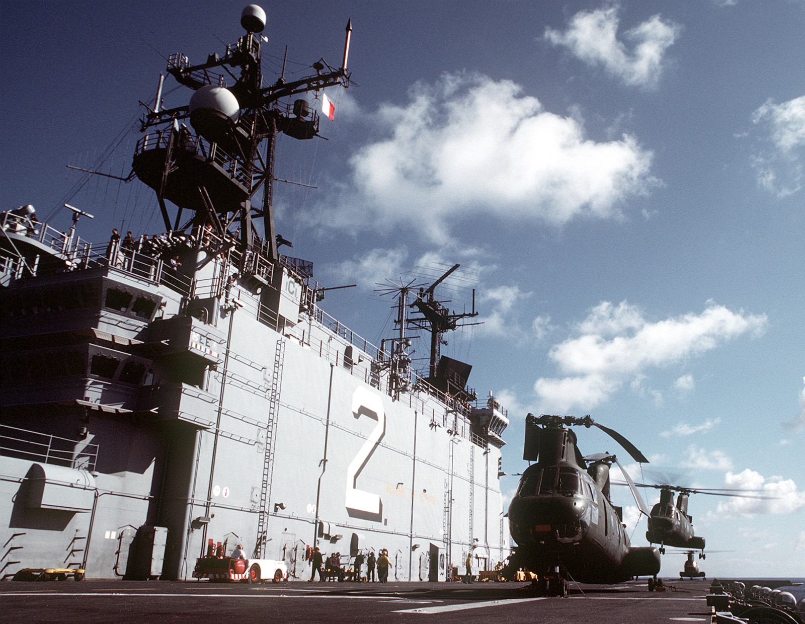 lha-2 uss saipan tarawa class amphibious assault ship us navy 32nd mau hmm-264 usmc exercise ocean venture 44