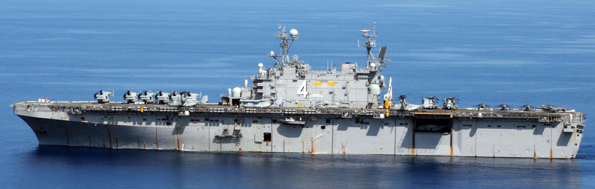 lha-4 uss nassau tarawa class amphibious assault ship us navy 46 vmm-162 caribbean sea