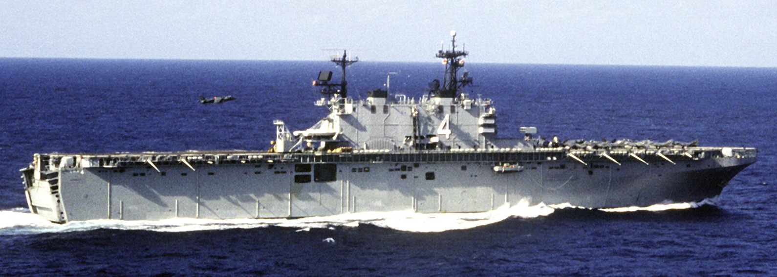 lha-4 uss nassau tarawa class amphibious assault ship us navy 80