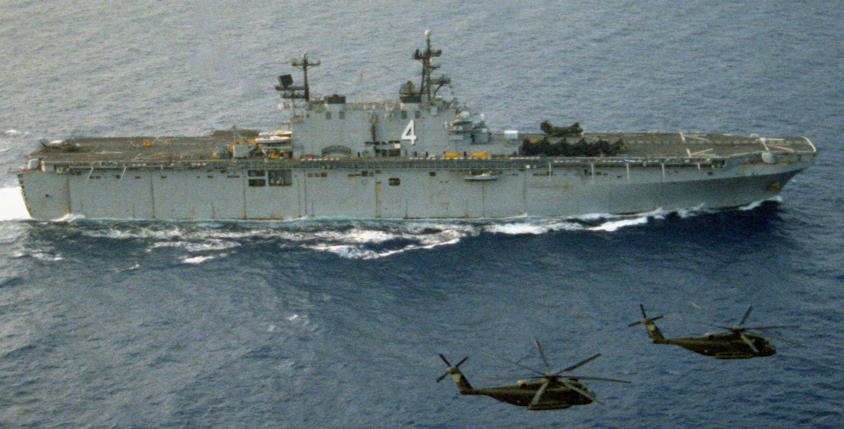 lha-4 uss nassau tarawa class amphibious assault ship us navy 115 nato exercise northern wedding norway 1986