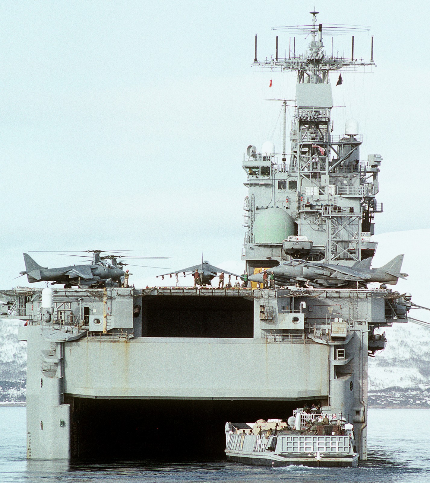 lha-4 uss nassau tarawa class amphibious assault ship us navy 132 exercise team work 1992 nato norway