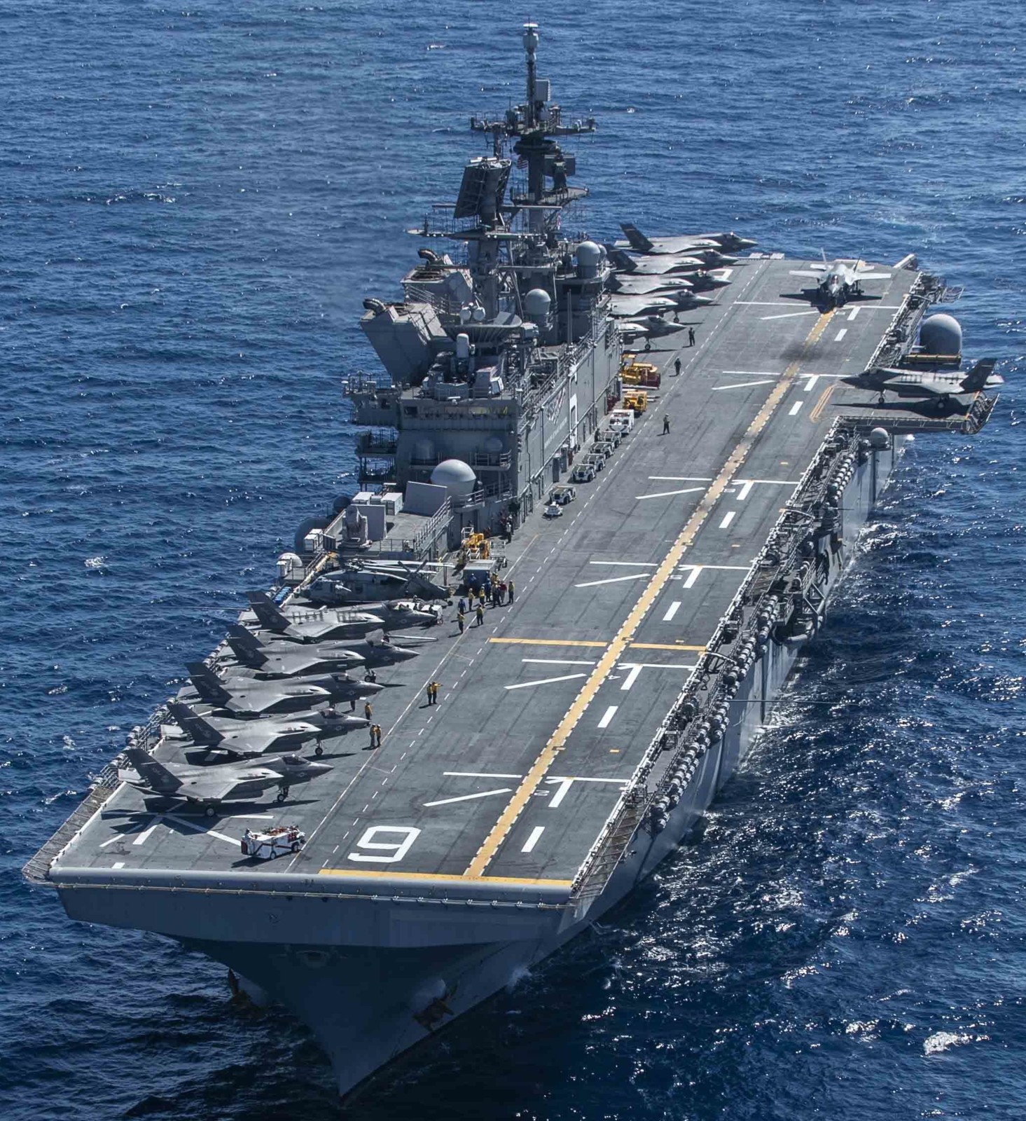 lha-6 uss america amphibious assault ship landing us navy f-35b lightning ii 03