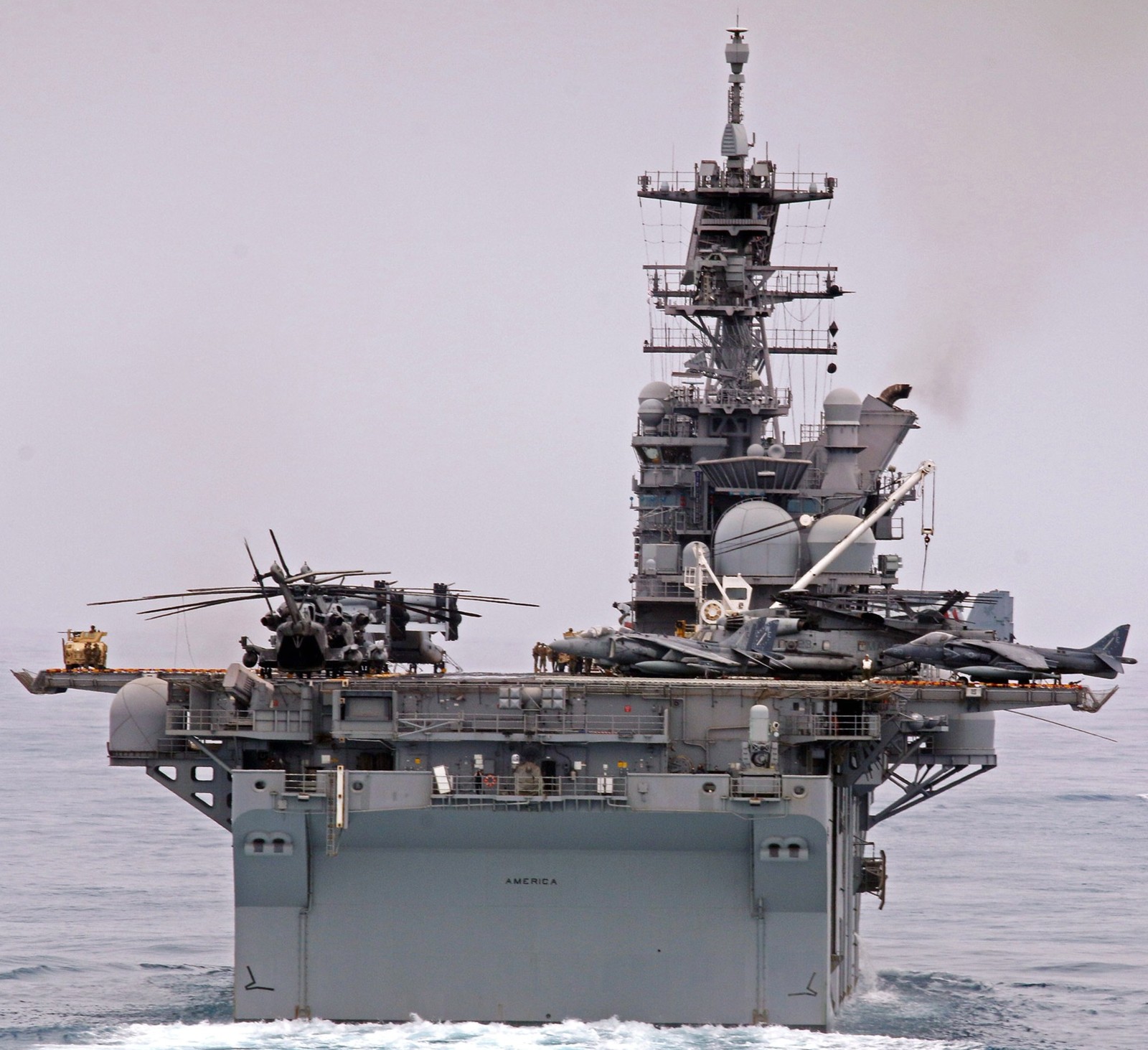 lha-6 uss america amphibious assault ship landing us navy 51