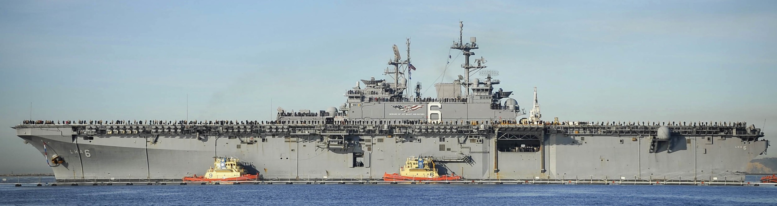 lha-6 uss america amphibious assault ship landing us navy returning san diego 103