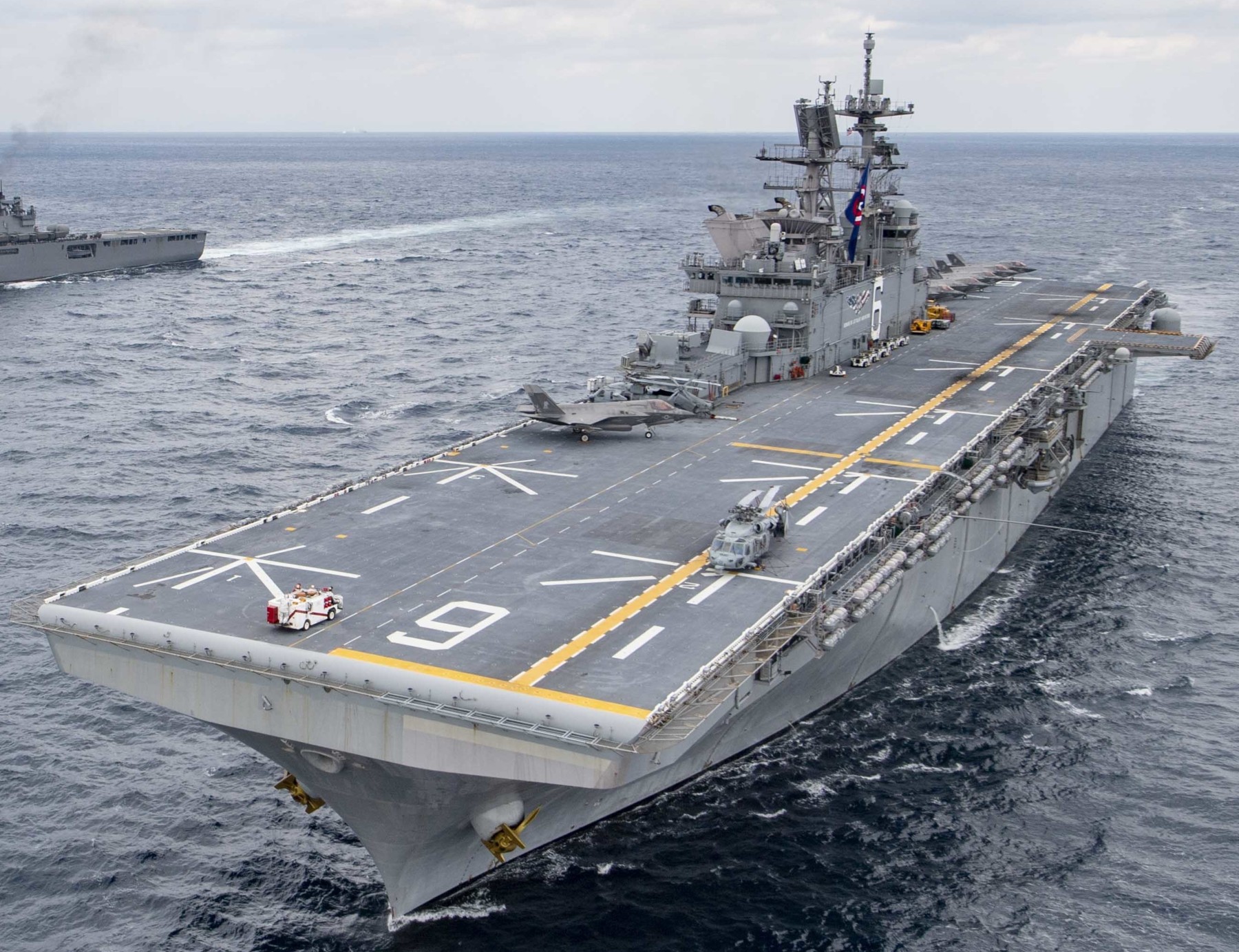 lha-6 uss america amphibious assault ship landing us navy marines east china sea 153